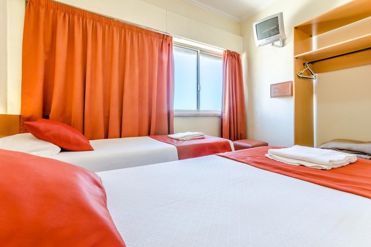 TRIPLE STANDARD Room