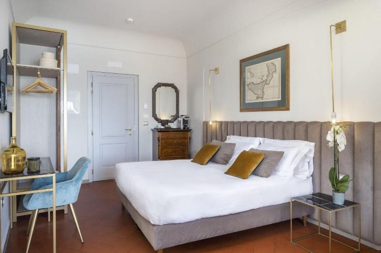 TWIN DELUXE SEA VIEW Room