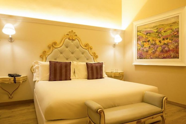 JUNIOR SUITE STANDARD Room