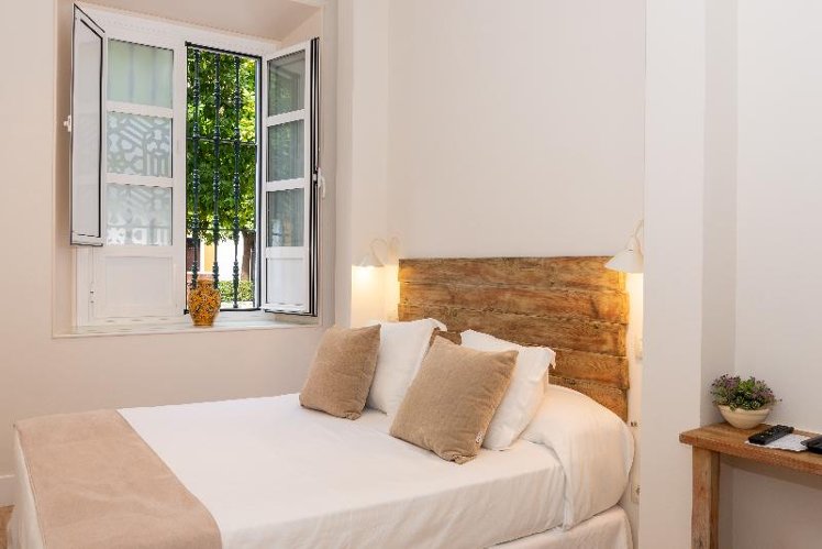 DOUBLE WITH DOUBLE BED Room