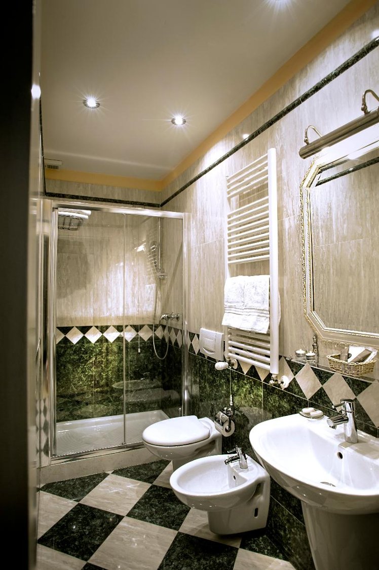 DOUBLE STANDARD Room