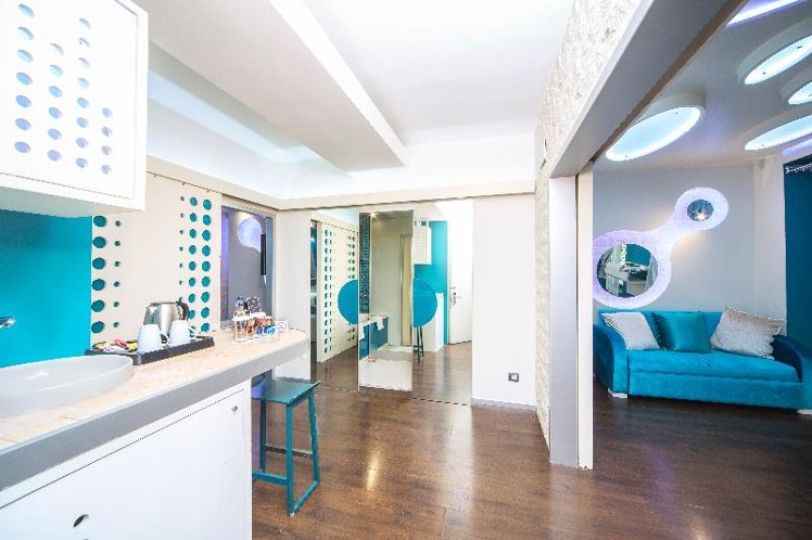 SUITE CAPACITY 3 Room