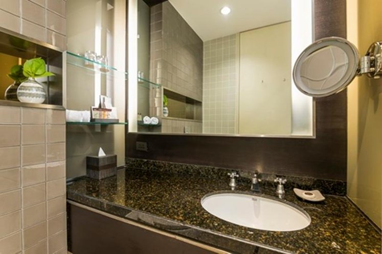 Double or Twin DELUXE Room