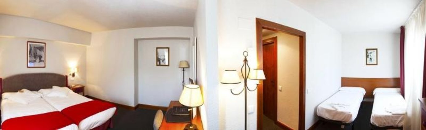 QUADRUPLE STANDARD Room
