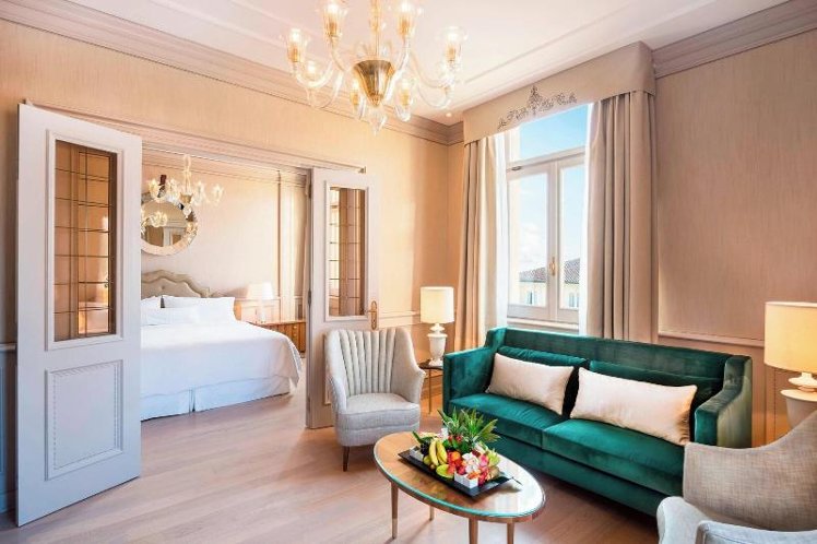 SUITE KING BED NON SMOKING Room