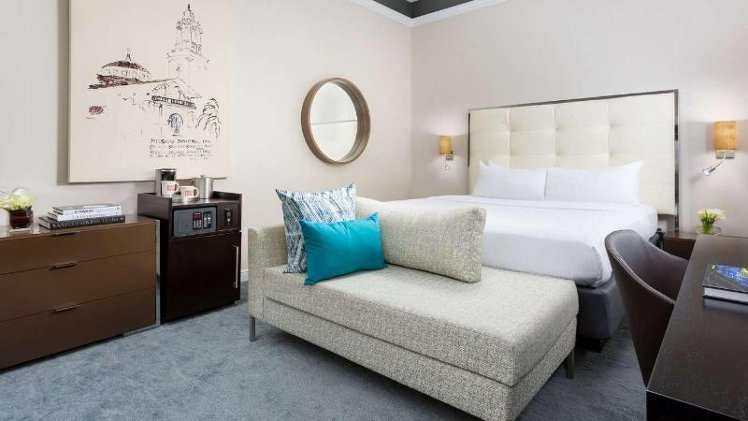 DOUBLE PREMIUM KING BED Room
