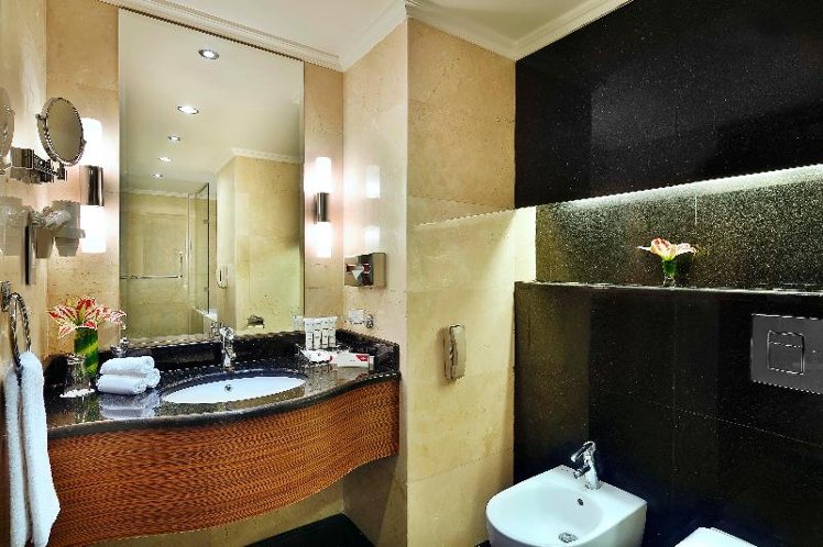 SUITE KING SIZE BED Room