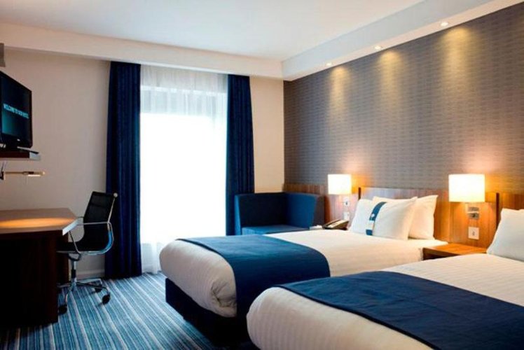 DOUBLE KING SIZE BED Room