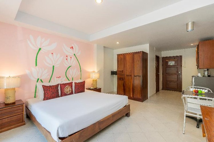 DOUBLE POOL VIEW Room