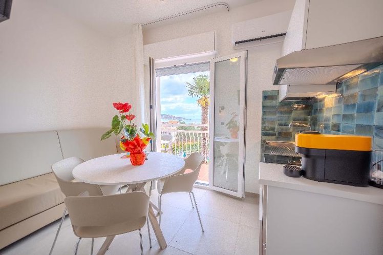 APARTMENT WITH BALCONY Room