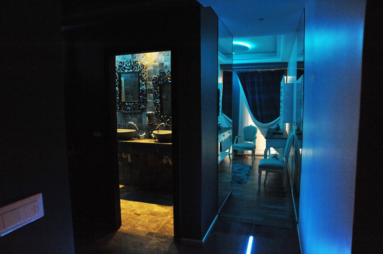 SINGLE DELUXE Room