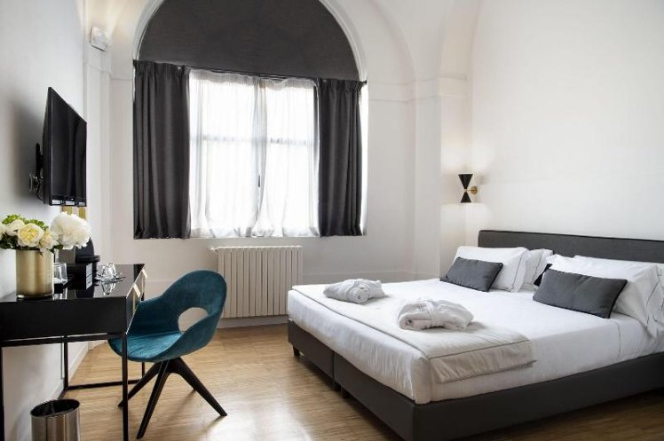 DOUBLE DELUXE KING BED Room