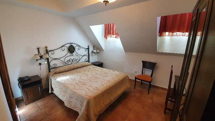 SINGLE STANDARD Room