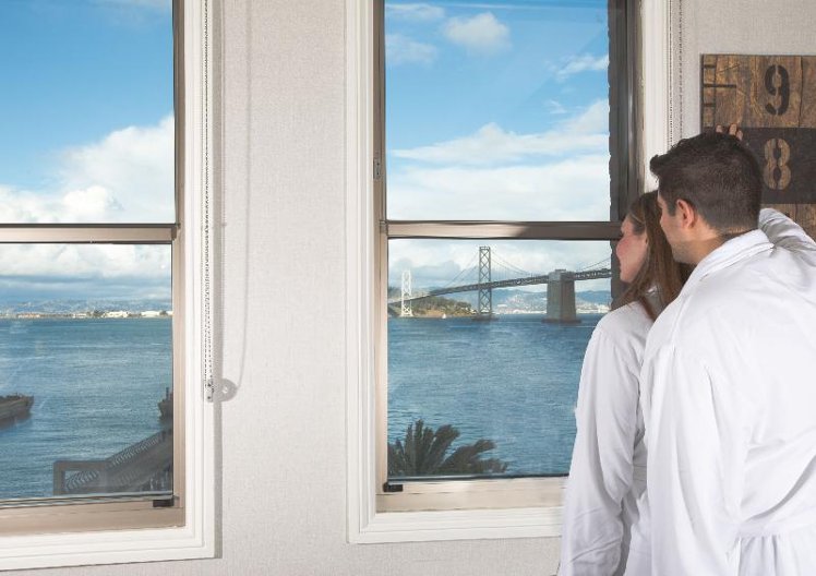 DOUBLE BAY VIEW KING BED Room