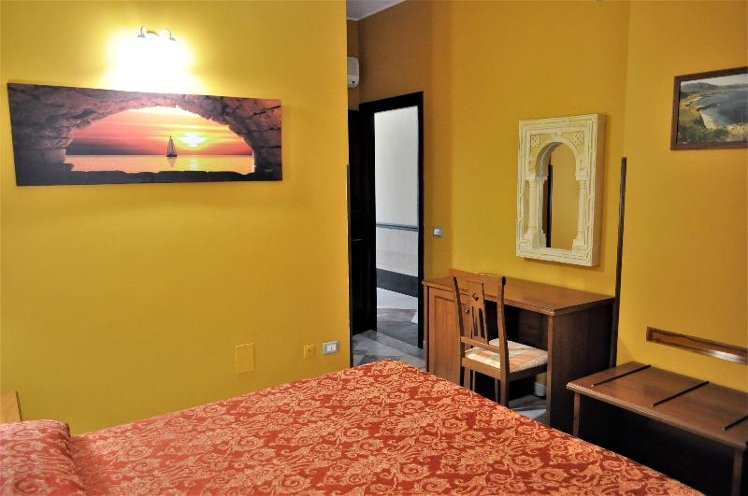 DOUBLE STANDARD Room