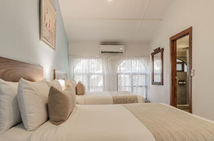 Room TWO QUEEN BEDS Room