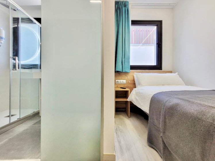 SINGLE STANDARD Room
