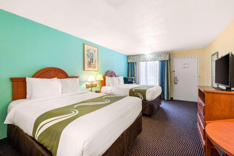 DOUBLE TWO QUEEN BEDS Room