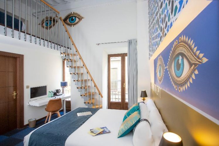 TRIPLE WITH BALCONY Room