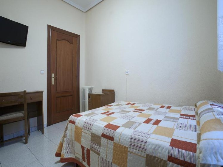 DOUBLE SINGLE USE STANDARD Room