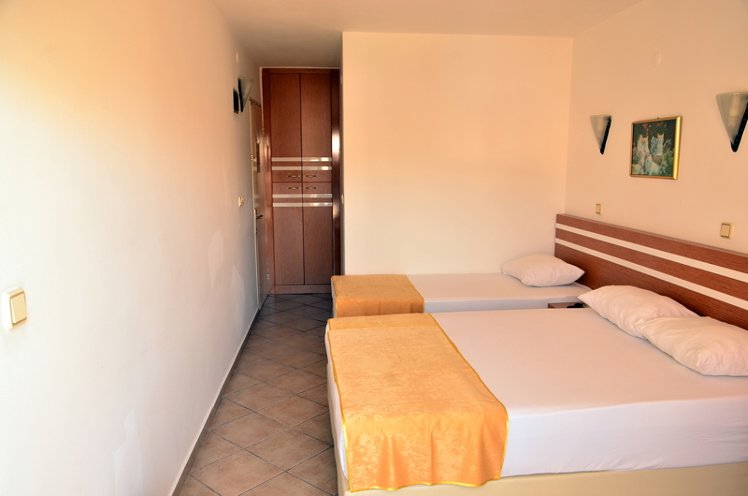 DOUBLE STANDARD Room