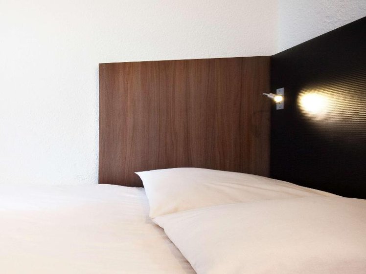SINGLE STANDARD Room
