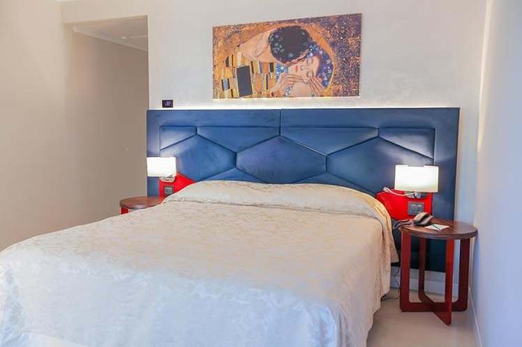 SINGLE STANDARD Room