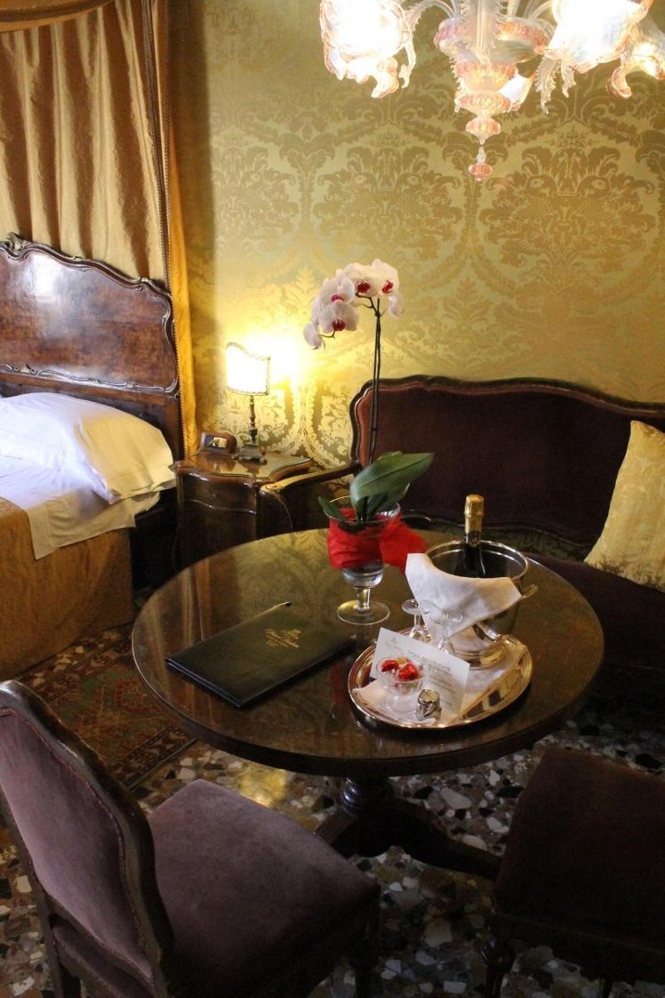 SUITE QUEEN SIZE BED Room