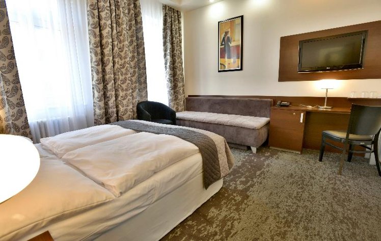 DOUBLE SUPERIOR Room