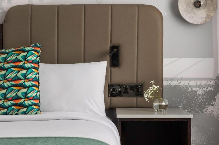 DOUBLE Accessible KING SIZE BED Room