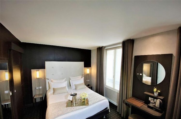 TRIPLE SUPERIOR Room