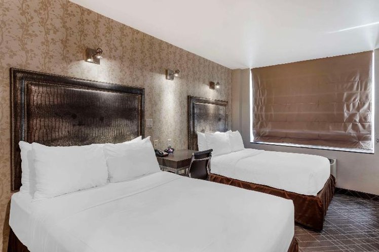 TWIN TWO DOUBLE BEDS NON SMOKING Room