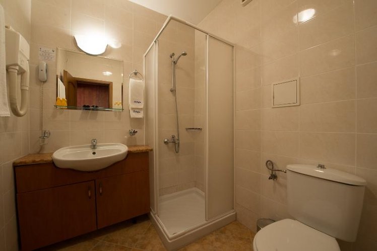 TRIPLE STANDARD Room
