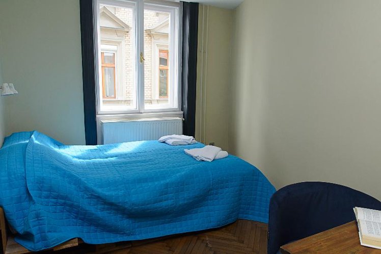 APARTMENT FOUR BEDROOMS THREE BATHROOMS Room