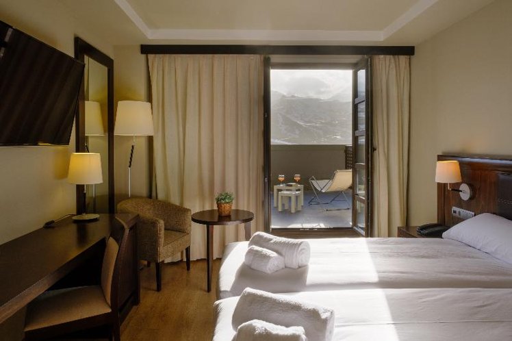Double or Twin SUPERIOR MOUNTAIN VIEW Room
