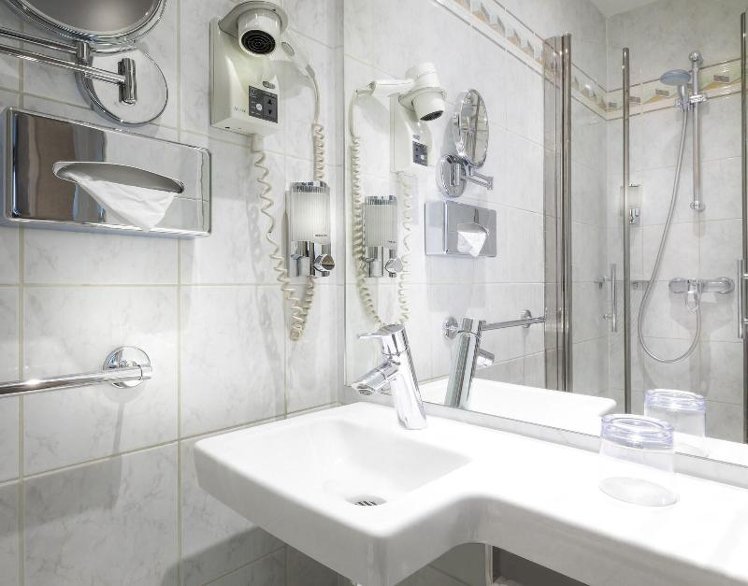 SINGLE STANDARD Room