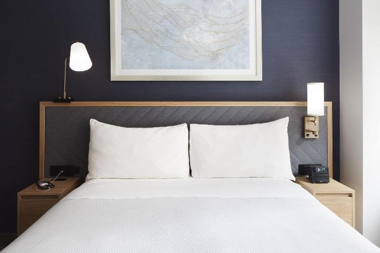 DOUBLE QUEEN SIZE BED Room