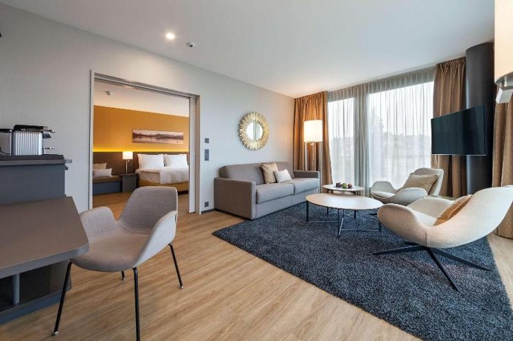 SUITE KING SIZE BED Room