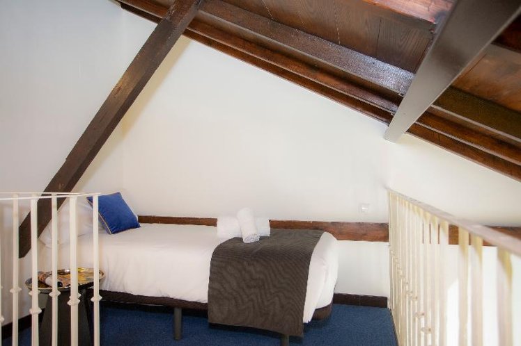 TRIPLE WITH BALCONY Room