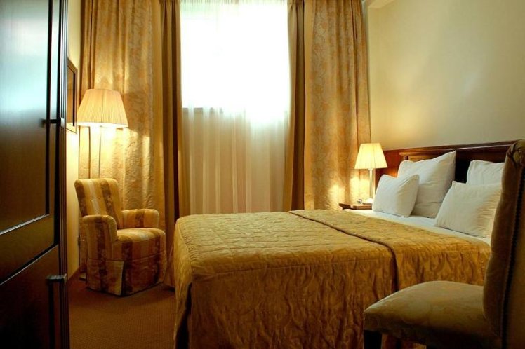 DOUBLE STANDARD Room