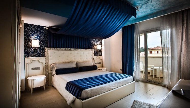 DOUBLE SUPERIOR Room
