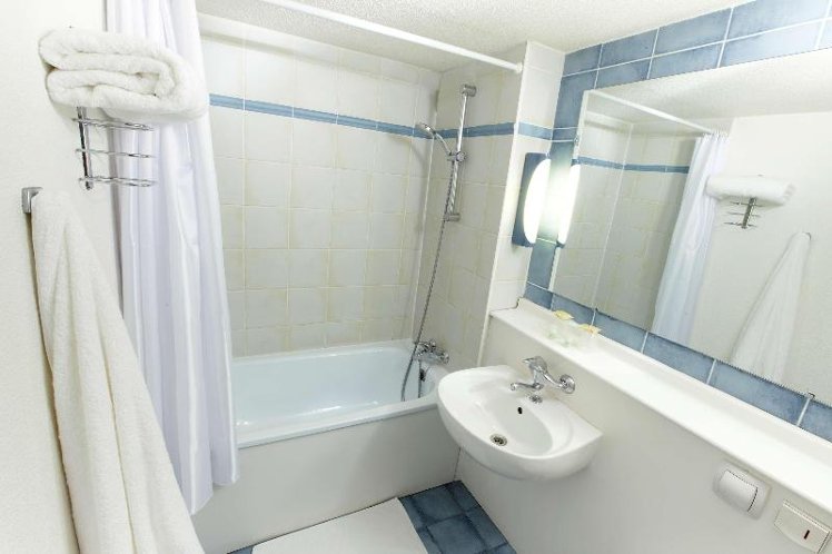 SINGLE STANDARD Room