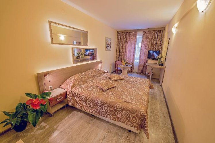 DOUBLE STANDARD Room