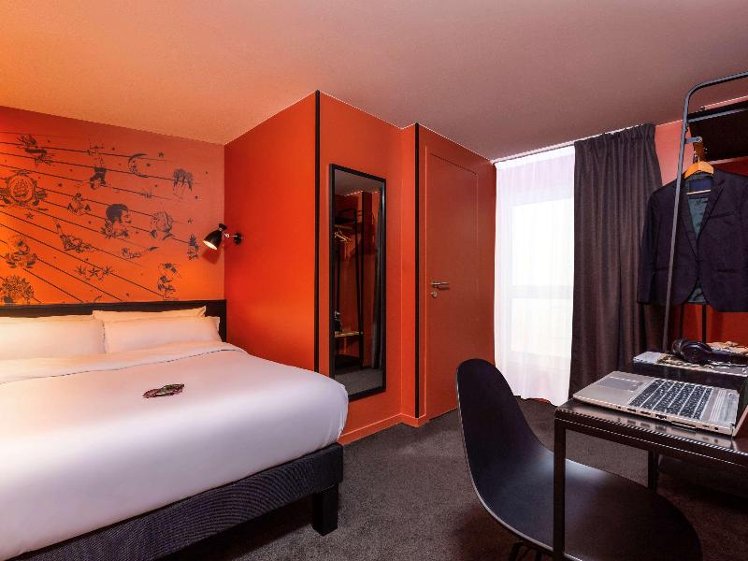 DOUBLE STANDARD Room