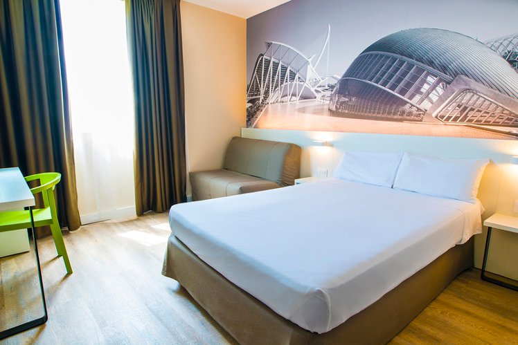 DOUBLE STANDARD Room