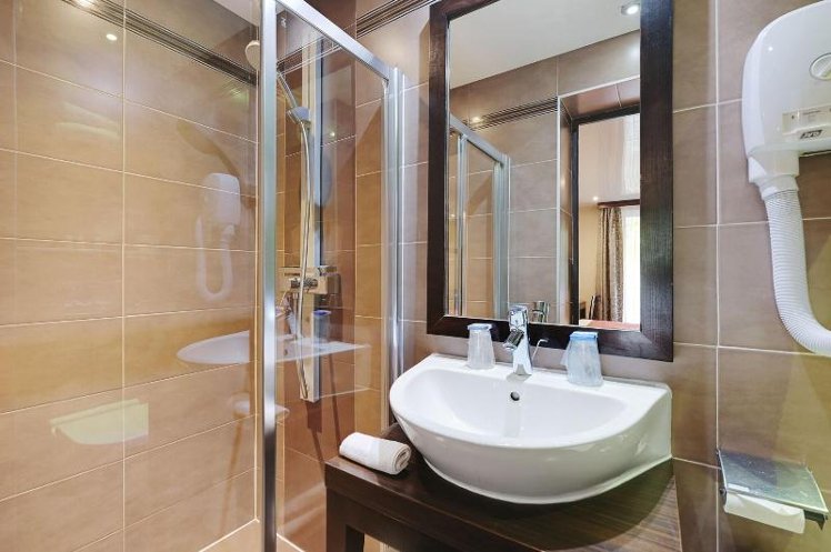DOUBLE ONE BED Room