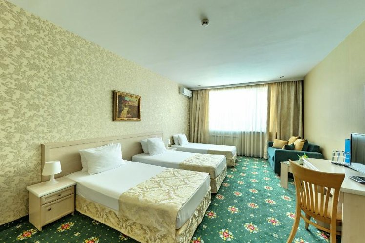 TRIPLE STANDARD Room
