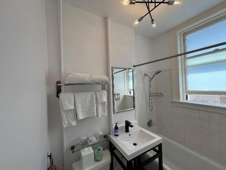 SUITE KING SIZE BED Room
