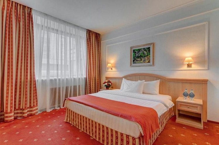DOUBLE CITY VIEW Room