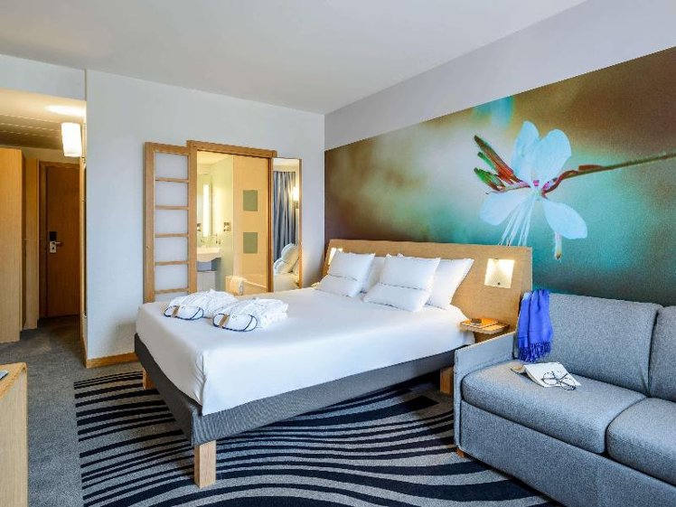 DOUBLE EXECUTIVE KING BED Room